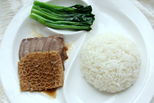 鹵味雙拼套餐飯