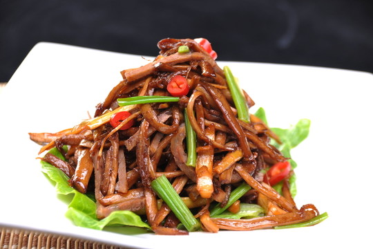 牛肉茶樹菇烤筍