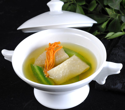 絲瓜翅湯燴花膠