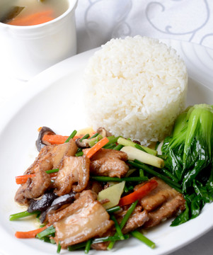 回鍋肉拌飯