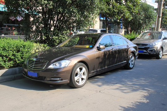 奔馳汽車