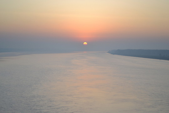 黃河日出