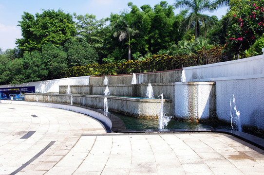 虎英公園門(mén)口噴泉池