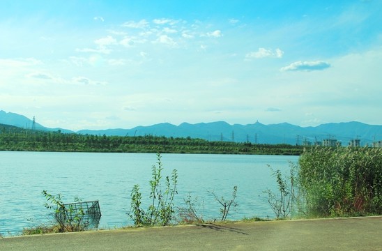 園博會(huì)  永定河的蓮石湖   遠(yuǎn)山