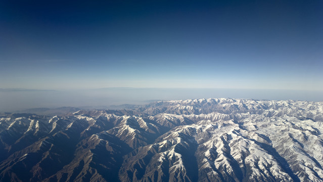 航拍天山