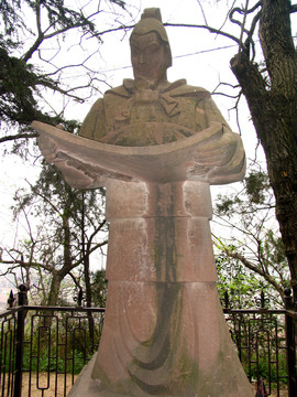 武漢市龜山 張遼像