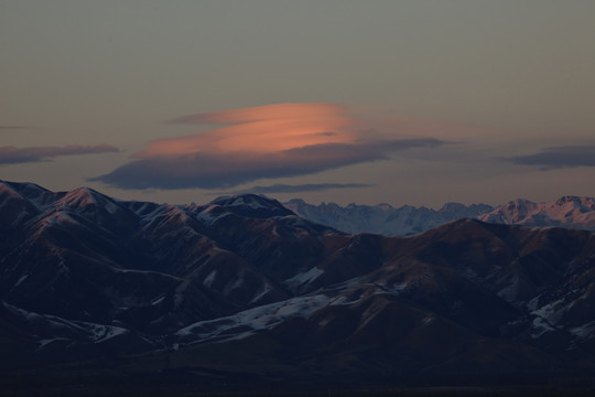 雪山夕照