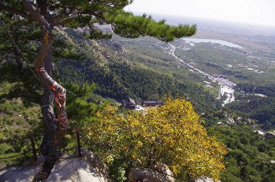 醫(yī)巫閭山風光