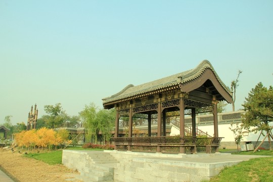 曉月湖公園   亭子