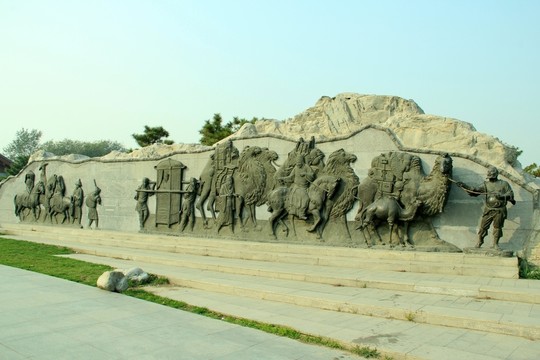 曉月湖公園  壁雕畫  駱駝群