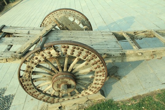 曉月湖公園  古代戰(zhàn)車