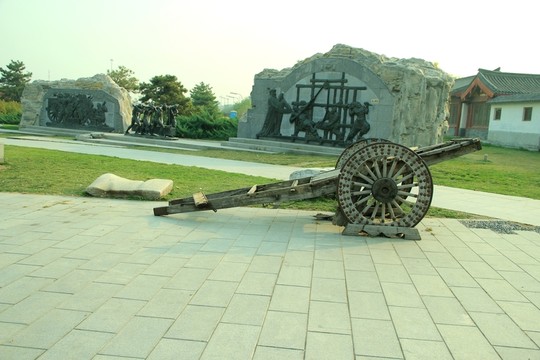 曉月湖公園   戰(zhàn)車