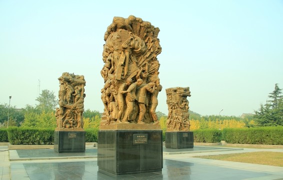 抗戰(zhàn)雕塑園    雕塑  狂轟亂炸