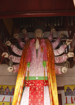 千手觀音塑像