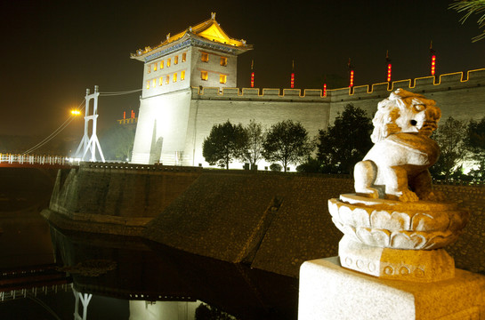 西安明城墻南門(mén)夜色
