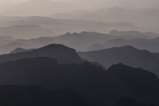 山巒疊嶂