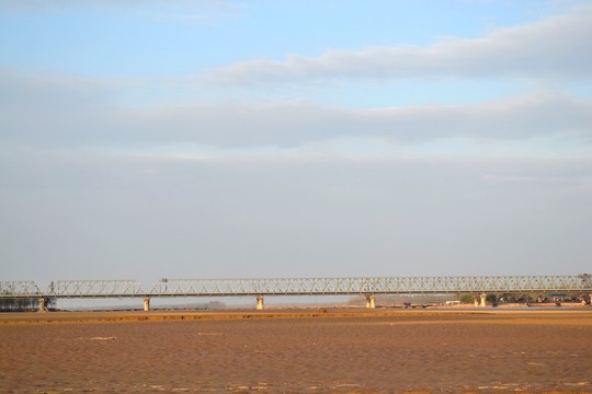 長東黃河鐵路大橋