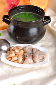 金花豆燉豬手