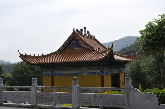 清遠景點 金雞巖
