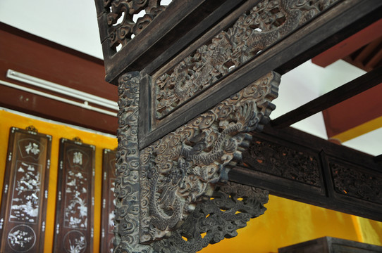 明清龍紋實(shí)木家具
