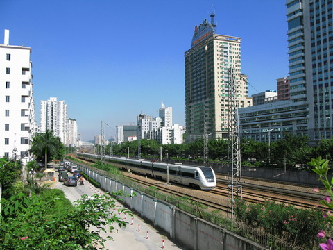廣深線和諧號列車抵達廣州東站