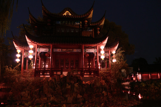 閣樓夜景