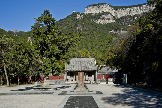 濟(jì)南靈巖寺