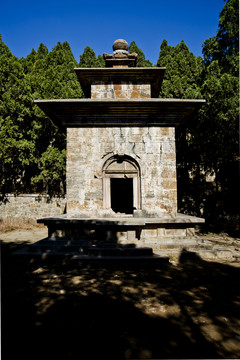 濟(jì)南靈巖寺