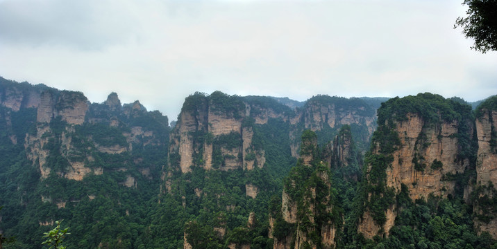陰天張家界