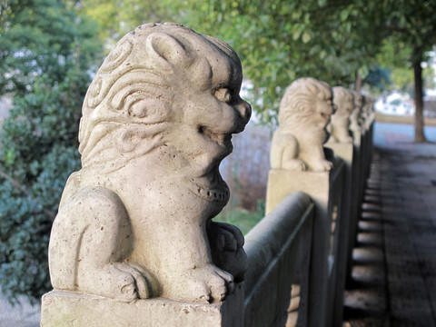 石獅子