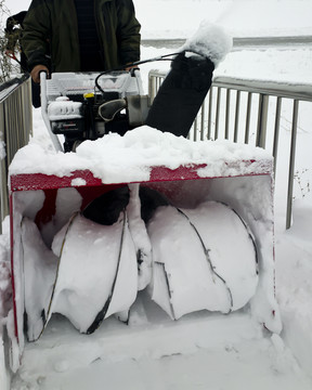 揚(yáng)雪機(jī)