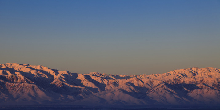 新疆雪山
