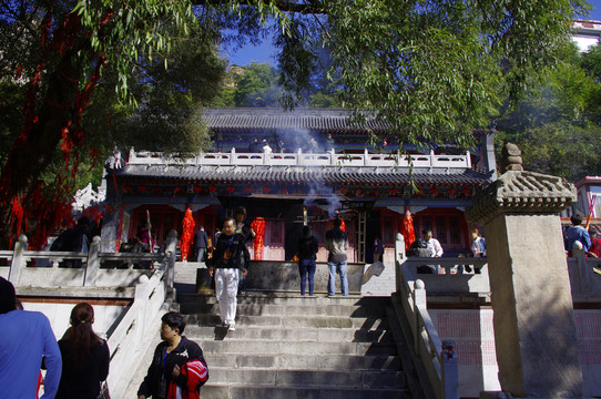 財(cái)神殿