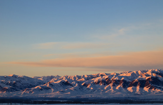 雪山夕照