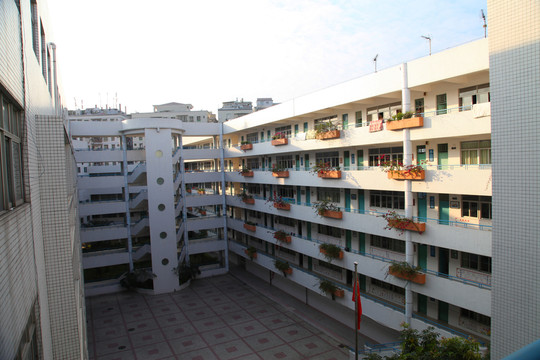 學(xué)校教學(xué)樓