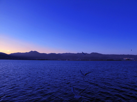 滇池風(fēng)光