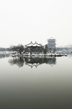 大唐芙蓉園雪景湖心島小亭水墨感覺