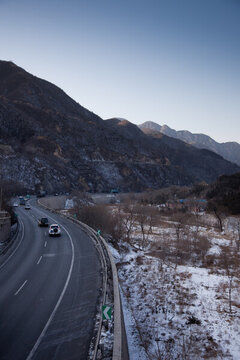 山路彎彎