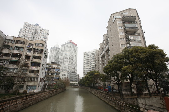 都市