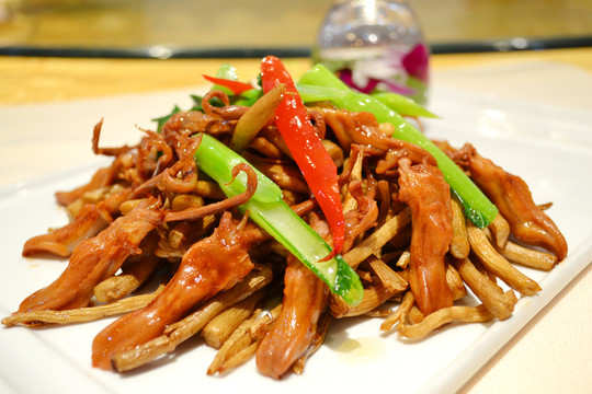 茶樹菇炒鴨舌