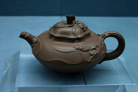 宜興刻花茶壺