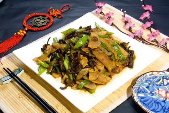 黃蘑土豆片