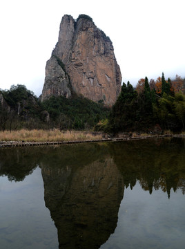 石桅巖