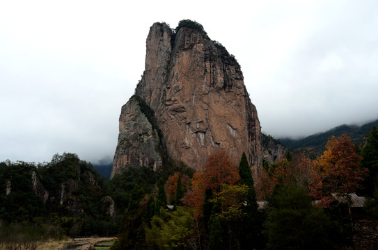 石桅巖
