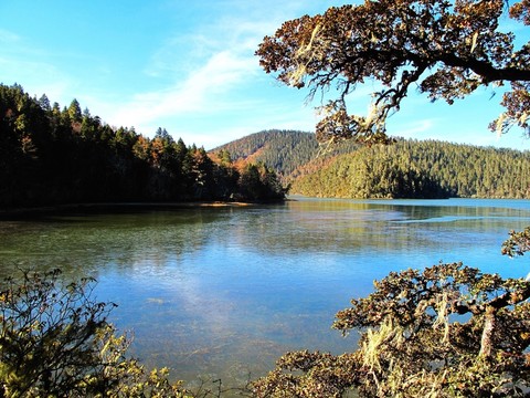 藍(lán)色碧塔海