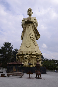 龍母像