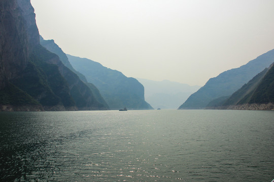 高峽平湖