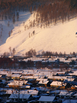 山林人家冬景
