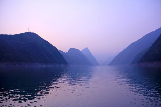 平湖曉渡