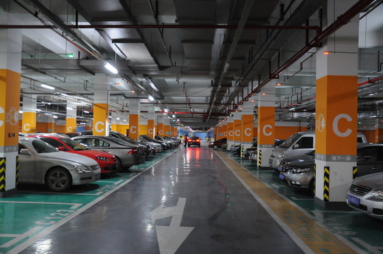 地下停車場(chǎng)